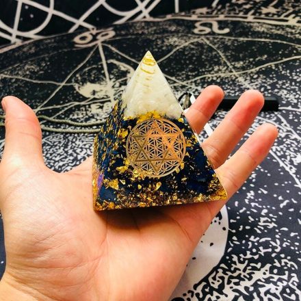 Wisdom Charm Chakra Orgonite Pyramid