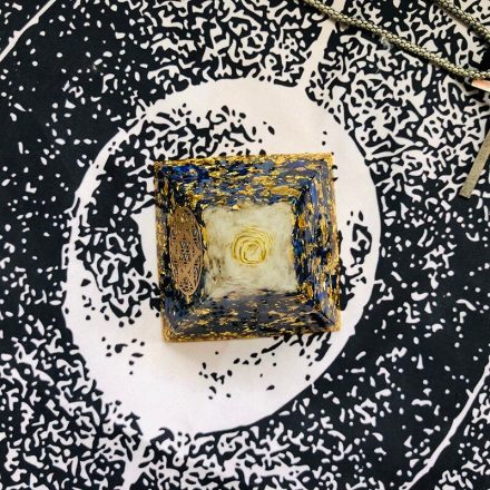 Wisdom Charm Chakra Orgonite Pyramid